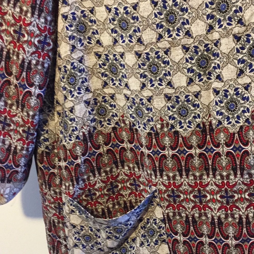 Patterned cover up - Picture 2 of 5